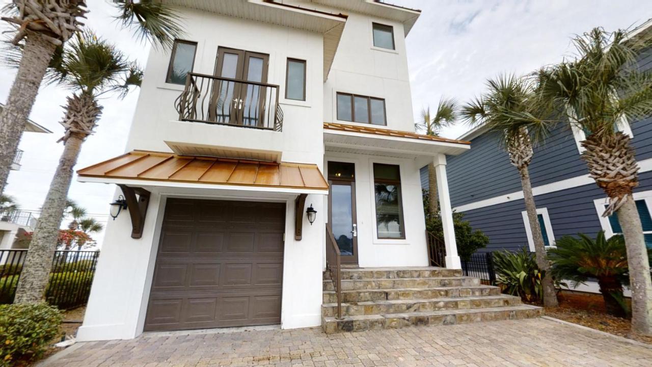 Holiday home Front House