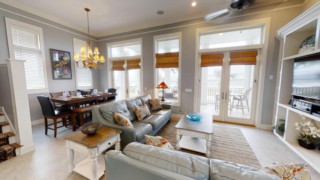 Front House Holiday home *