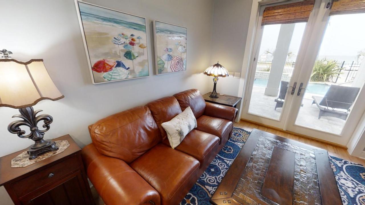 Front House *