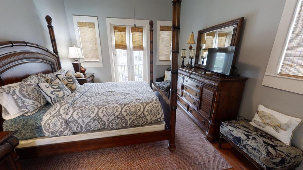 Front House *